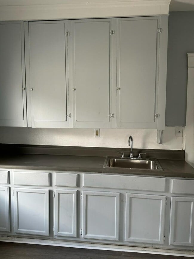 Building Photo - 8104 Force Ave