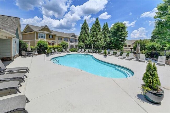 Building Photo - 5880 Vinyard Ln