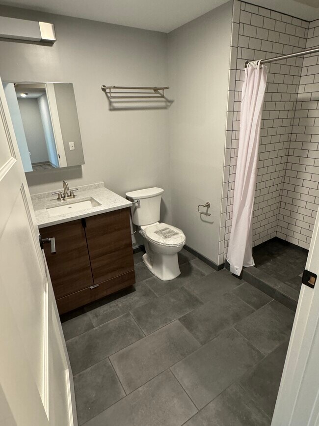 Building Photo - 100 Hemenway St