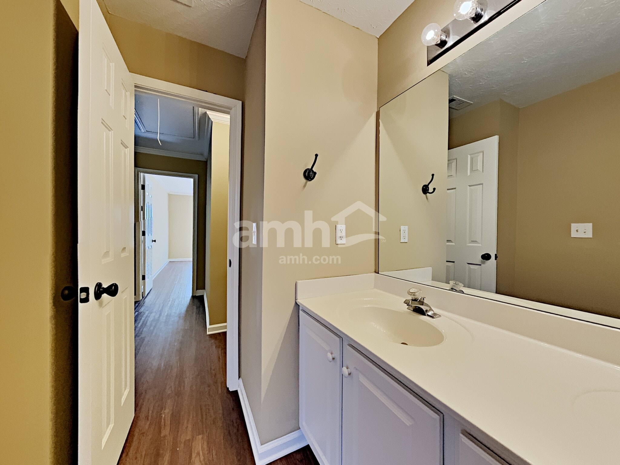 Building Photo - 2355 Kirkstone Dr