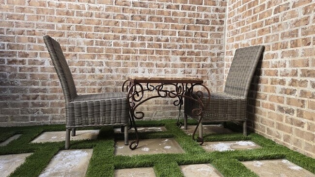 Building Photo - 4517 Broadwick St