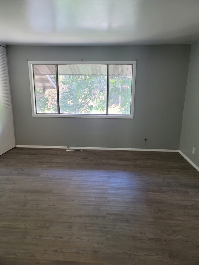 Building Photo - 2500 Topsfield Rd