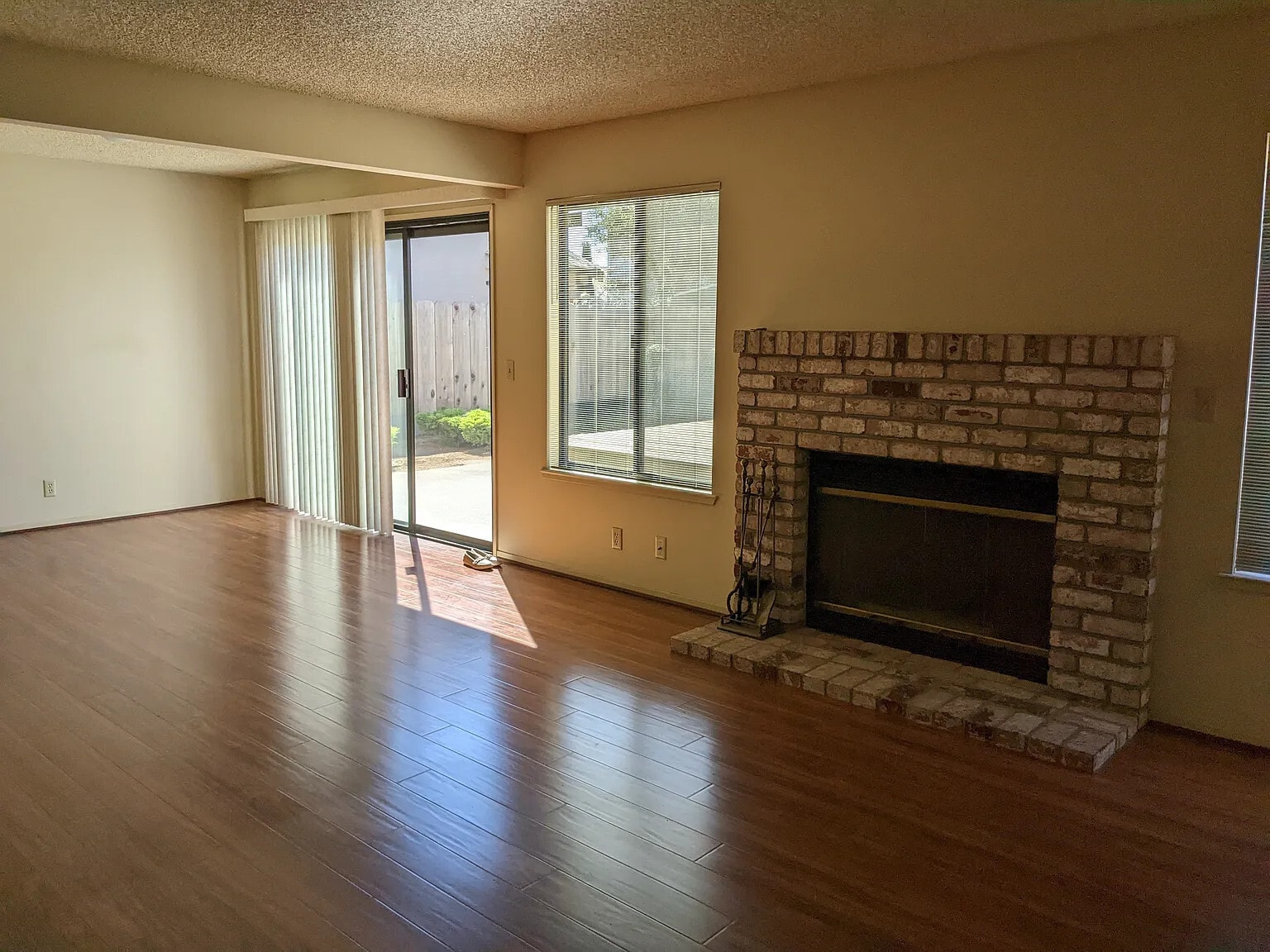Living room and dining room - 1533 N 1st St