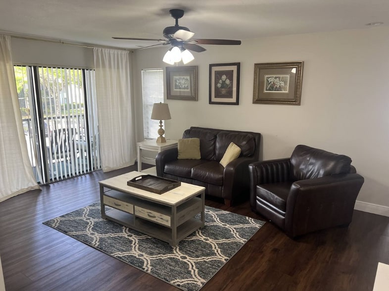 Building Photo - 1258 Pine Ridge Cir W