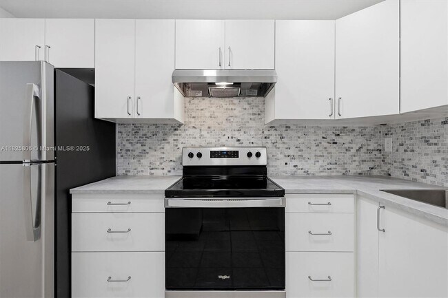 Building Photo - 625 Biltmore Way