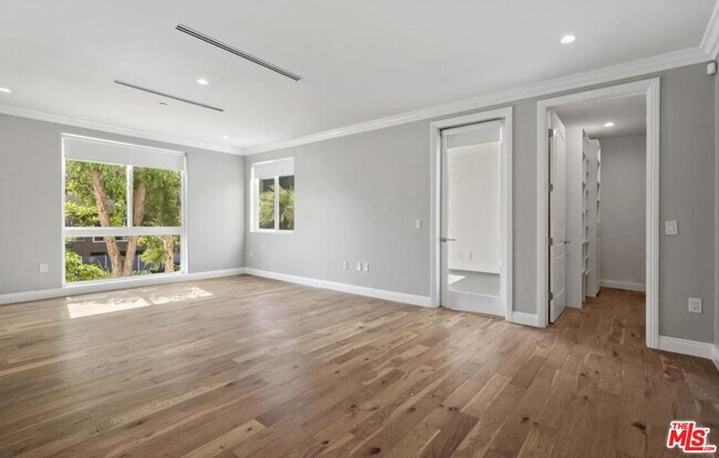 Building Photo - 1283 Havenhurst Dr