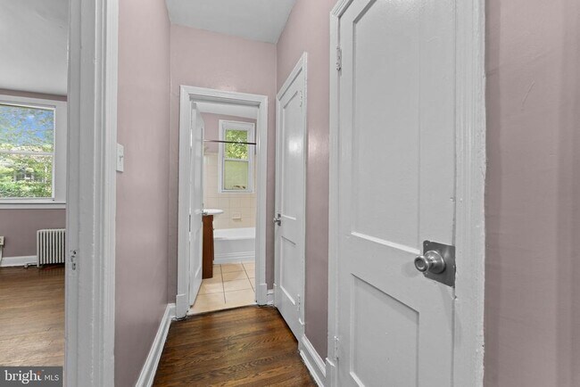 Building Photo - 1617 F St NE