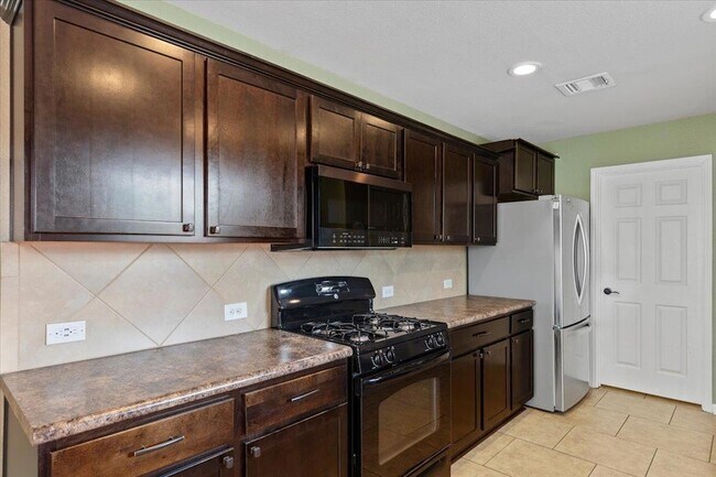 Building Photo - 316 Wildcat Dr