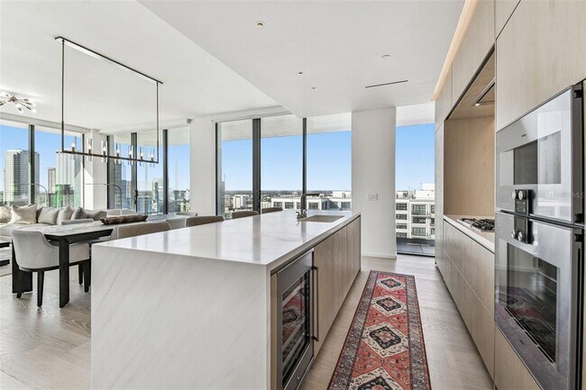 Building Photo - 1000 Water St