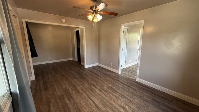 Building Photo - 1 Bedroom, 1 Bathroom Duplex unit located in Visalia