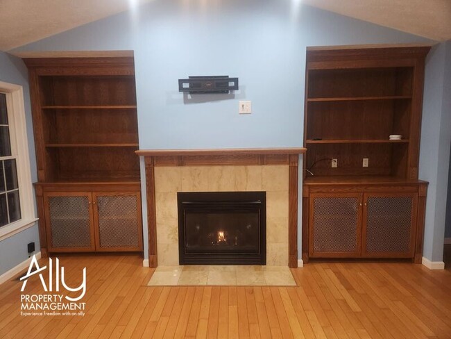 Building Photo - 35 Hardwood Rd