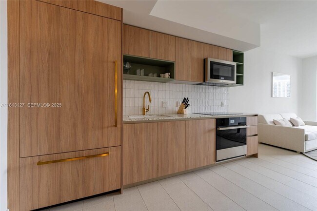 Building Photo - 159 NE 6th St