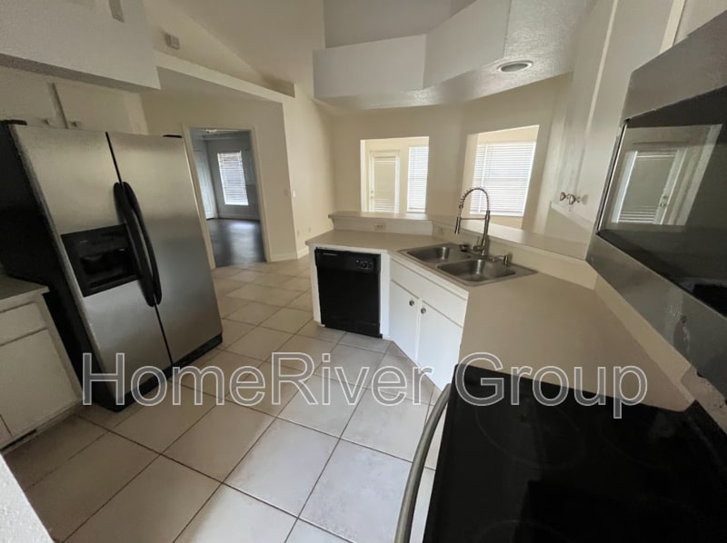 Building Photo - 525 Dowling Cir