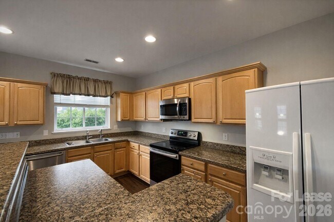 Building Photo - 121 Walnut Cove Dr