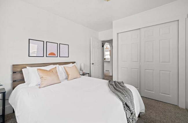 Building Photo - 1905 5th St S