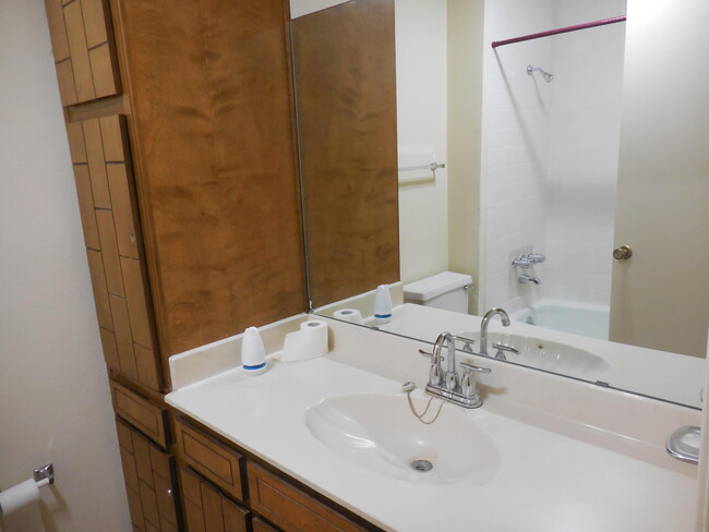 Building Photo - 3210 Isla Bahia Way