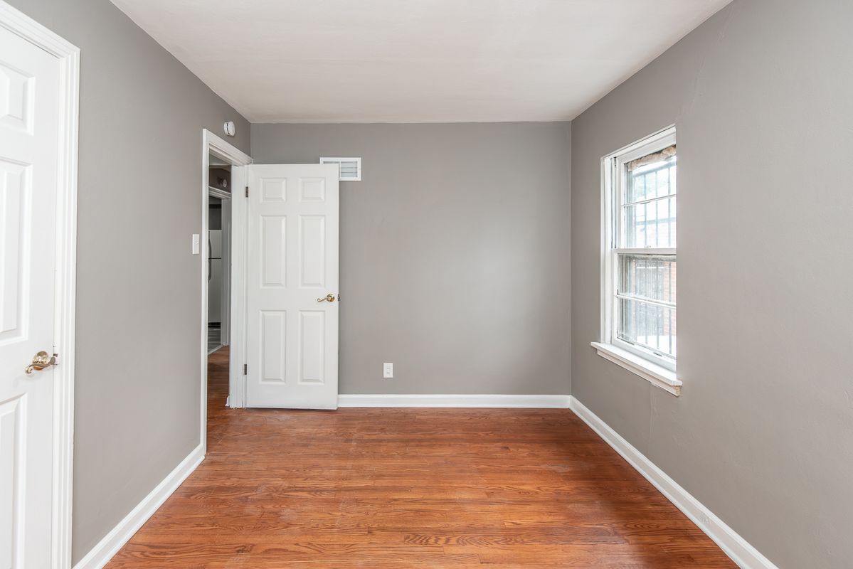 Building Photo - 6605 Kahns Ave