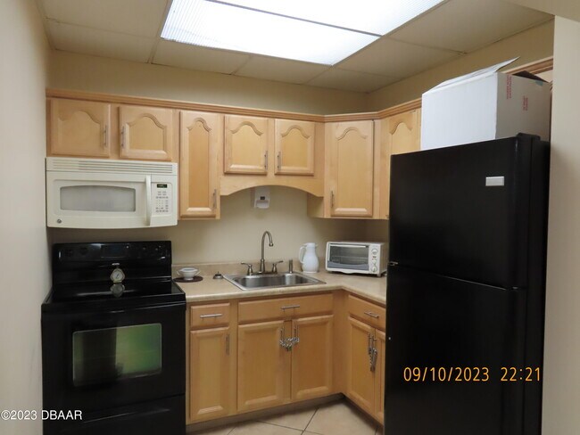 Building Photo - 1415 Ocean Shore Blvd