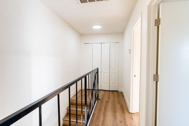 Building Photo - 2647 Alamo Dr