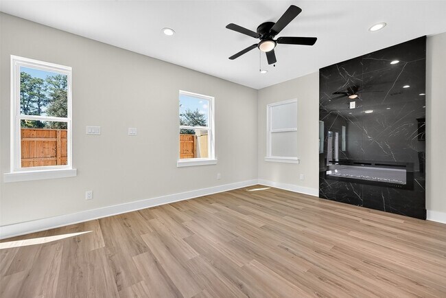 Building Photo - 12315 New Jordan Ln