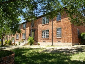 Building Photo - 3206 Tom Green St