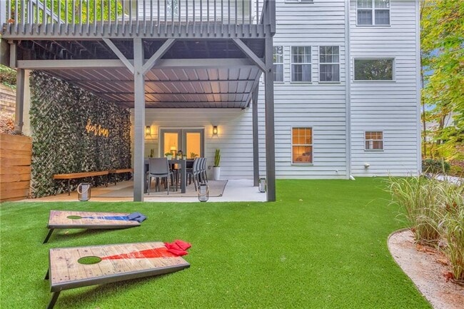 Building Photo - 3882 The Ascent NE