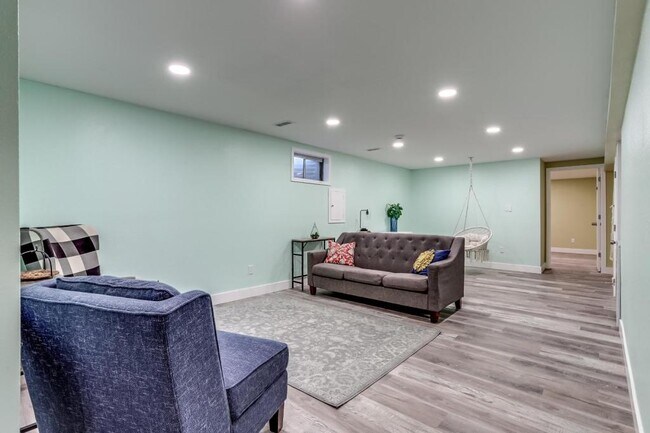 Building Photo - 15054 E Dartmouth Ave
