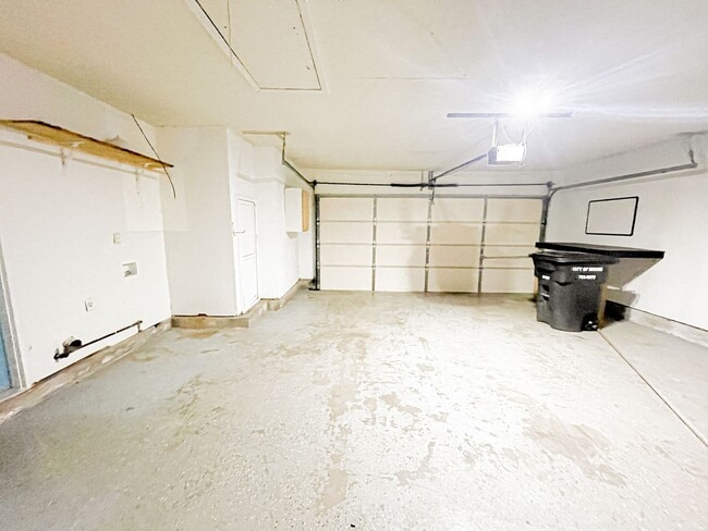 Building Photo - 3 Bed 1.5 Bath - Moore
