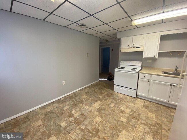 Building Photo - 1048 Gray Ave