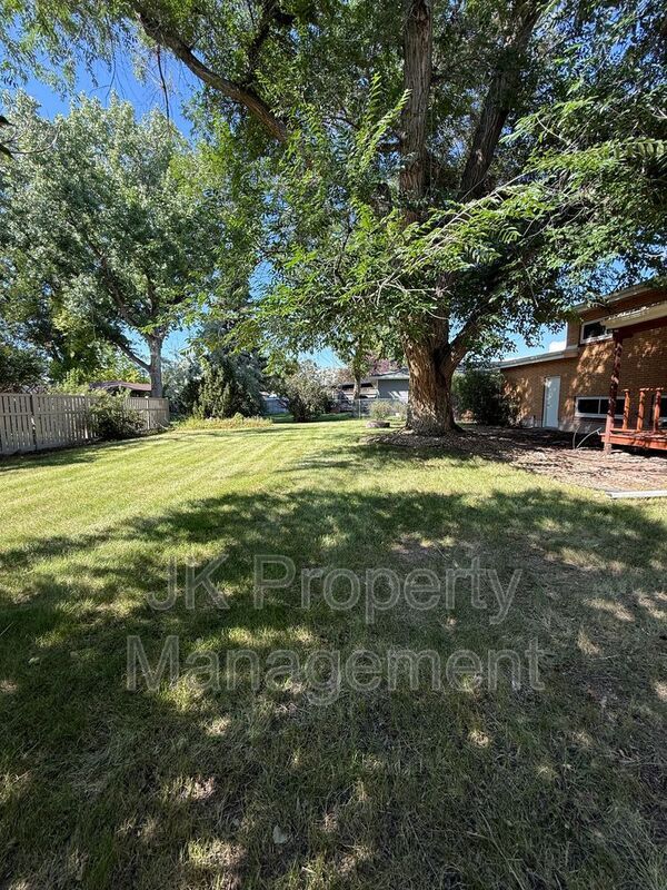 Building Photo - 1015 Carlos Dr