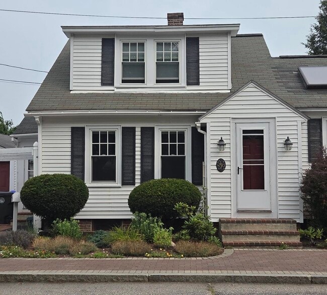 Building Photo - 665 S Main St