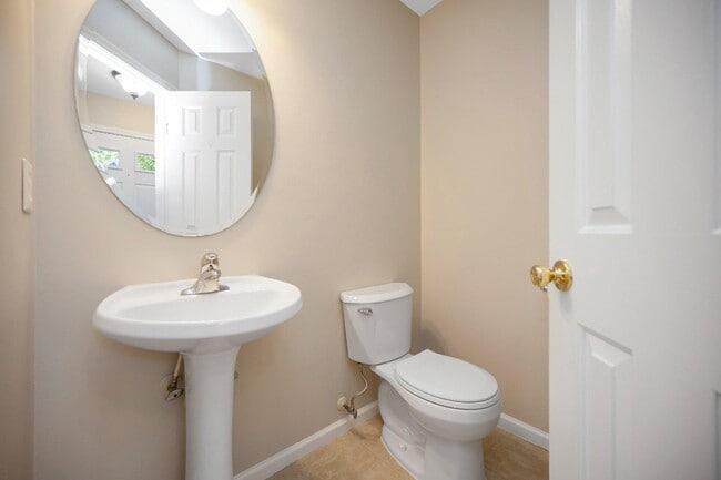 Building Photo - 9705 Becker Ct