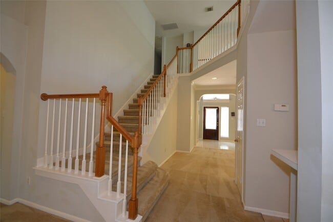 Building Photo - 15307 Amesbury Ln