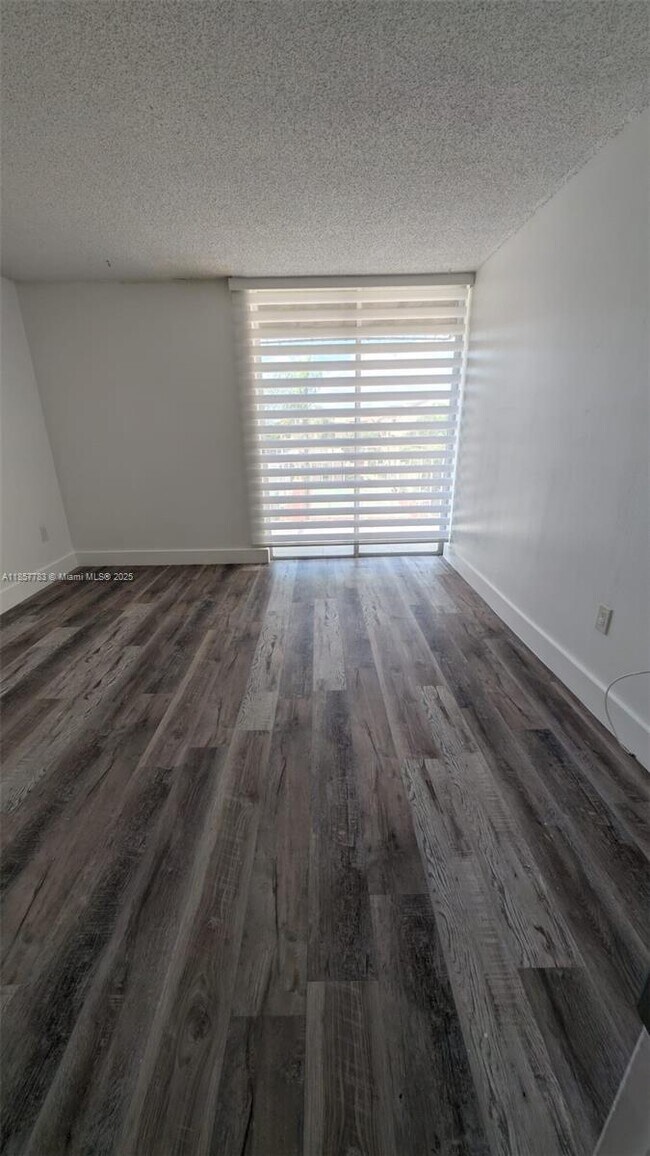 Building Photo - 10700 SW 108th Ave