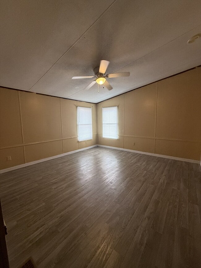 Building Photo - 110 Bratton Dr