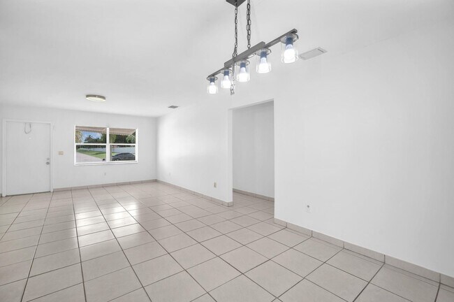 Building Photo - 10985 Christopher Ave