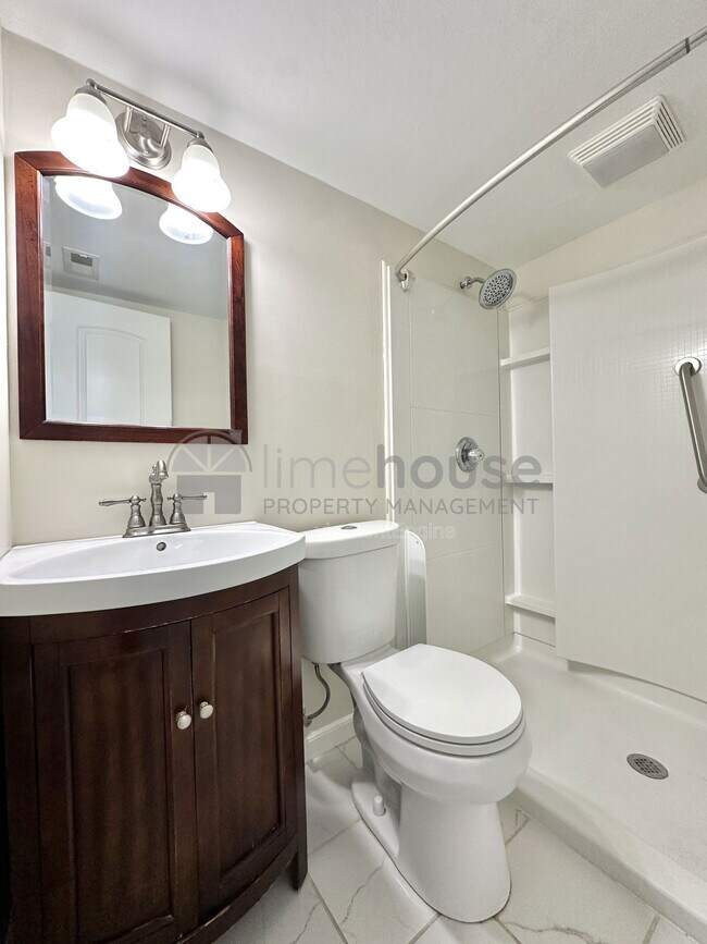 Building Photo - 909 Leisure Square