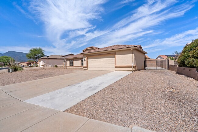 Building Photo - 2729 Cartegena Dr