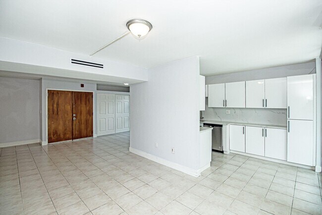 Building Photo - 11780 SW 18th St