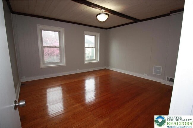 Building Photo - 513 Cattell St