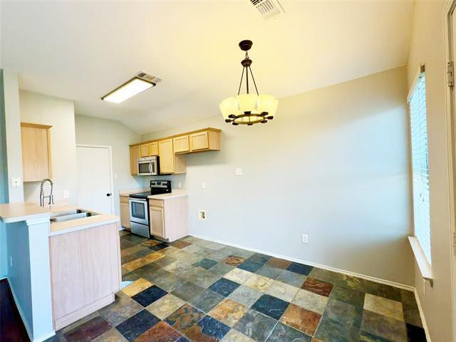 Building Photo - 9013 Winding River Dr