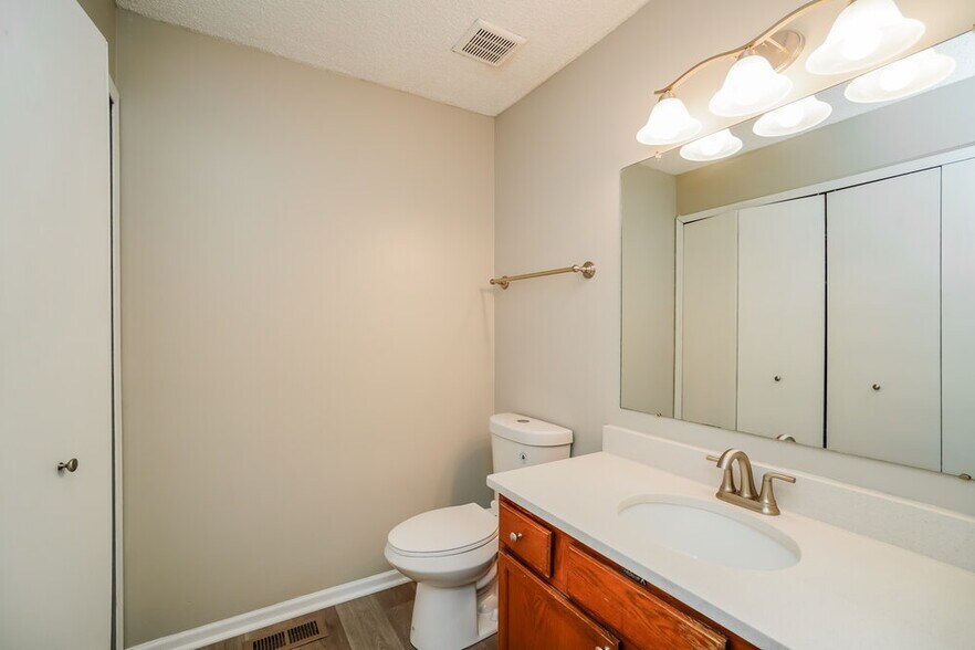 Building Photo - 95 Bridgeport Way