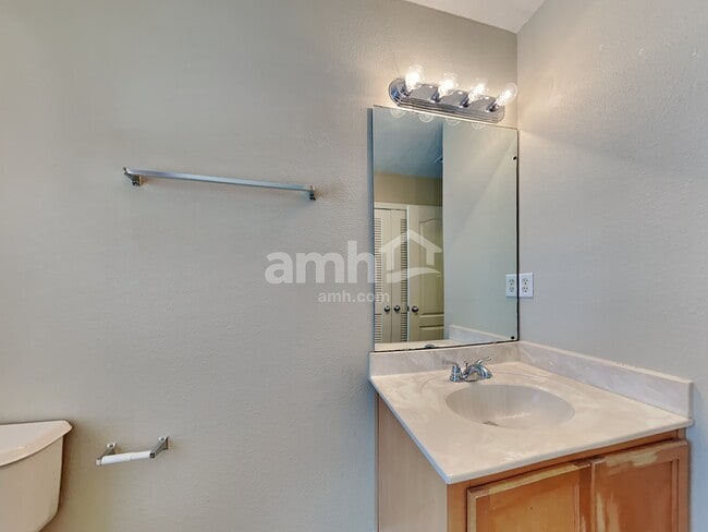 Building Photo - 428 Monet Ave