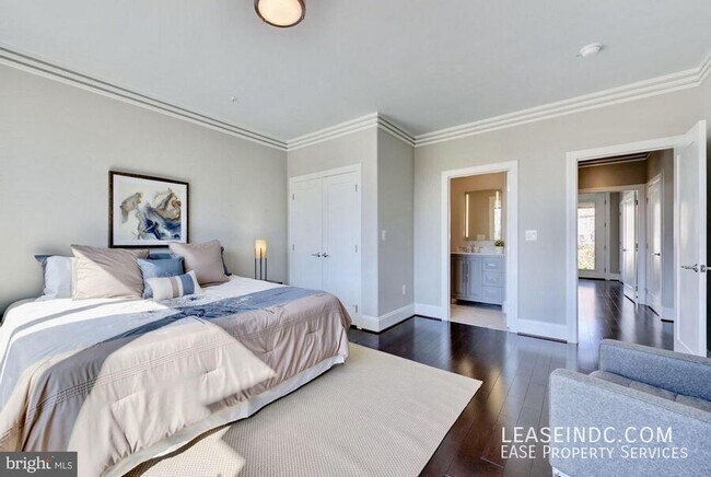 Building Photo - 4525 1/2 Georgia Avenue NW-#1