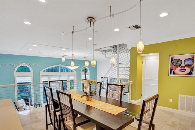 Building Photo - 3942 NE 171 St