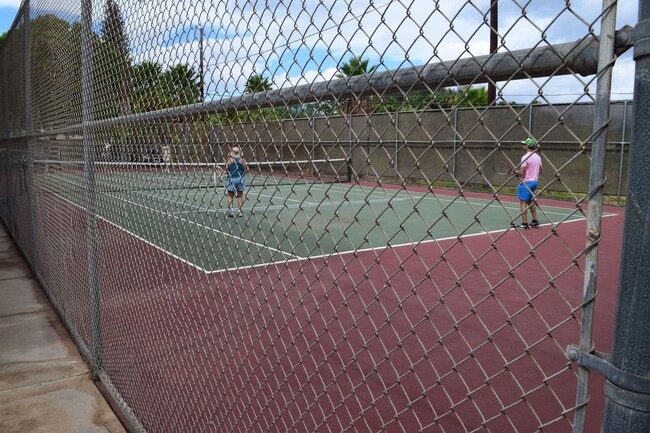 Building Photo - Maui Gardens ground floor unfurnished 2 bedroom 1.5 bath with pool and tennis court