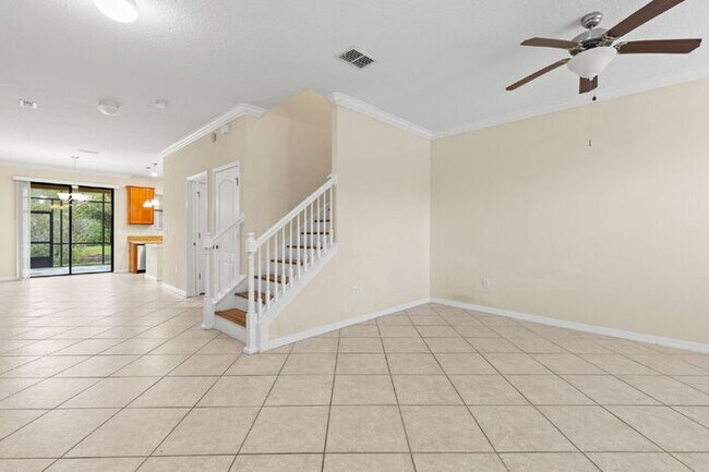 Building Photo - LIKE NEW Town Home For Rent in Wesley Chapel!