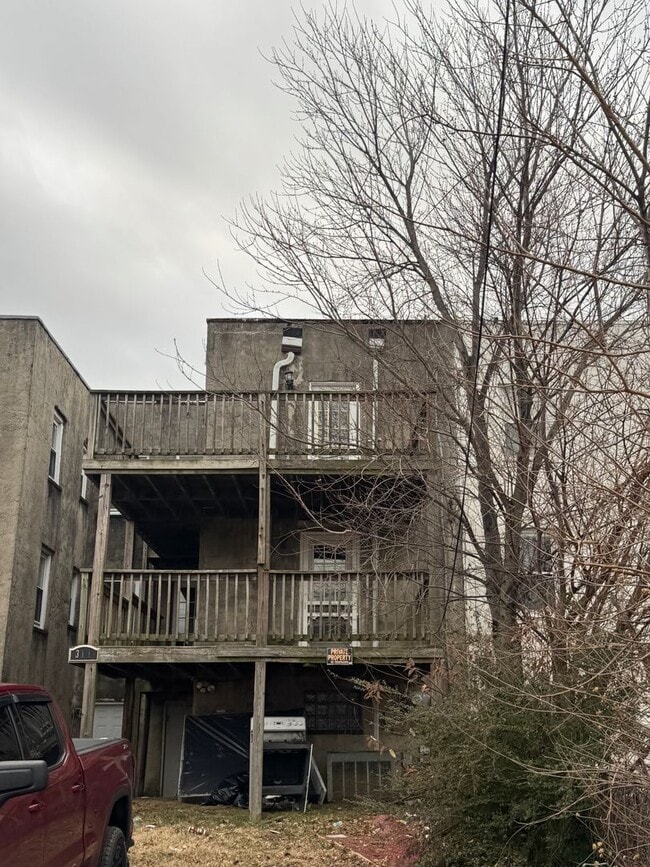 Building Photo - 311 52nd St