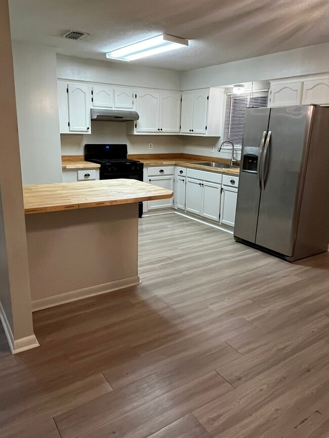 Building Photo - 6552 Cortez Cir