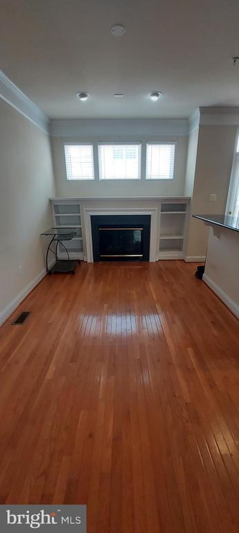 Building Photo - 11808 Regents Park Dr